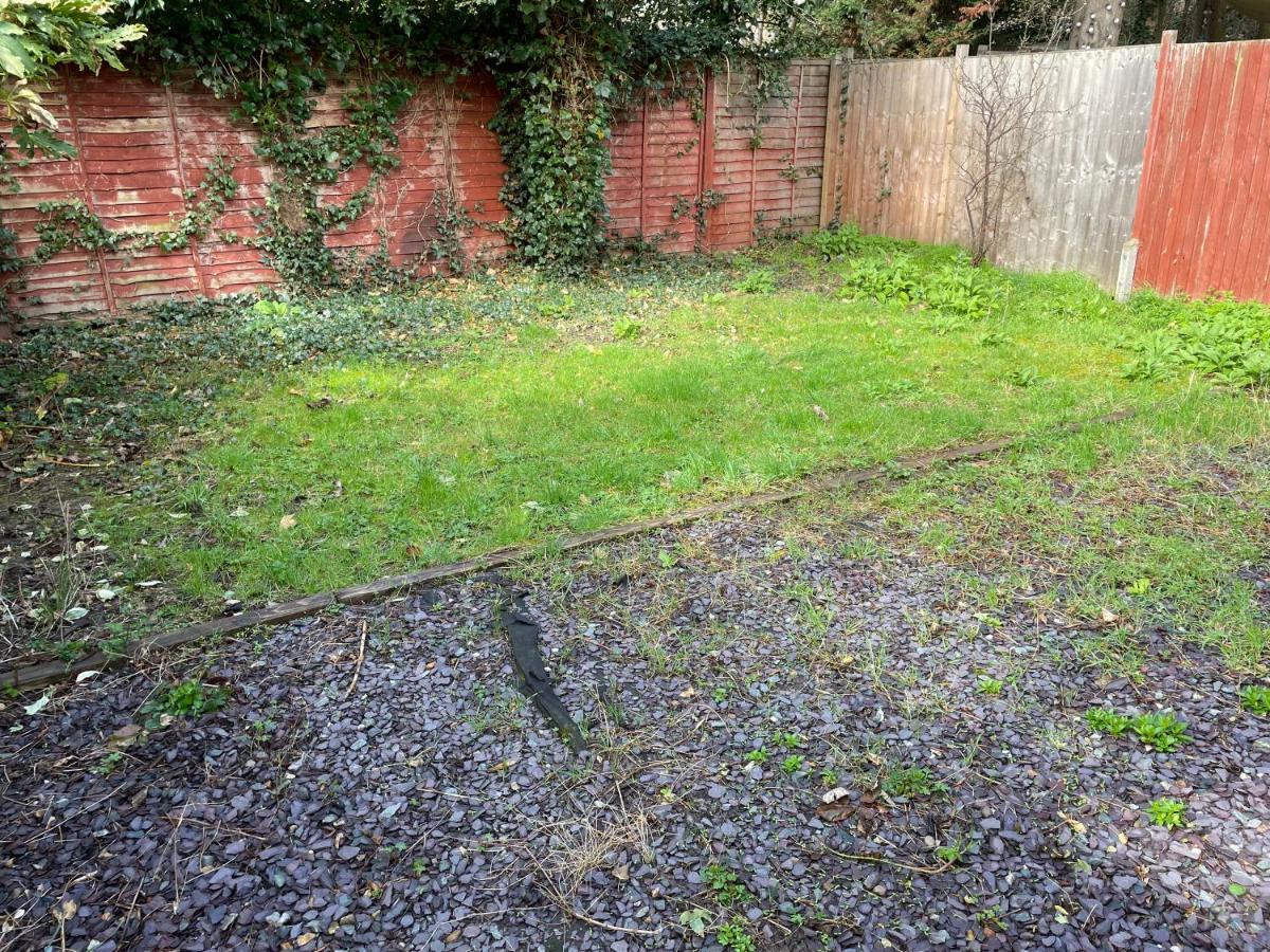 Super Convenient For Central London - Large 2 Double Bed Apartment 30 Seconds Walk To Platform Train Station And 19 Mins To London Waterloo Exterior foto
